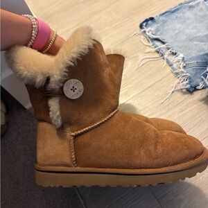 bailey button uggs